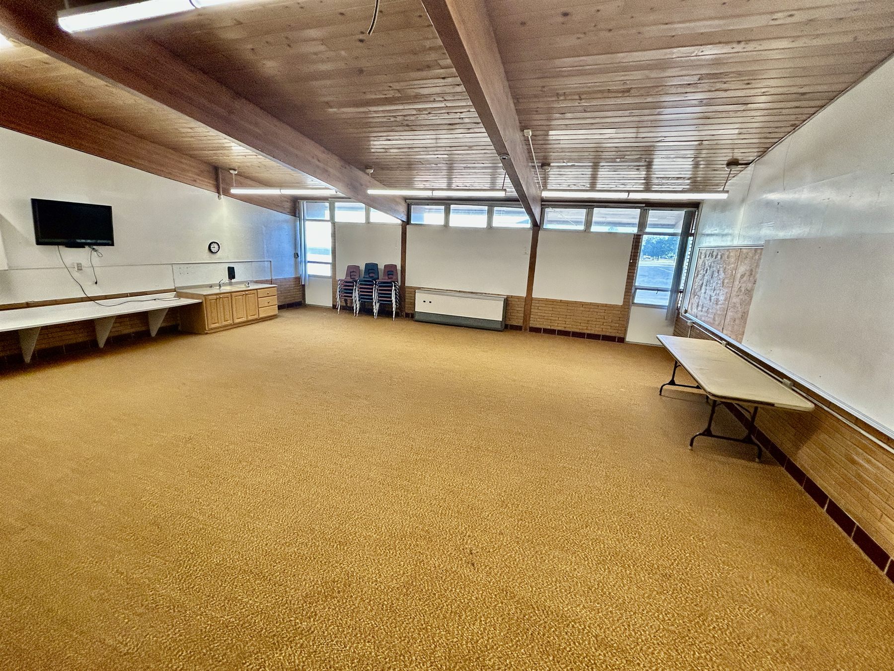 A spacious standard classroom at Skyline Community Center